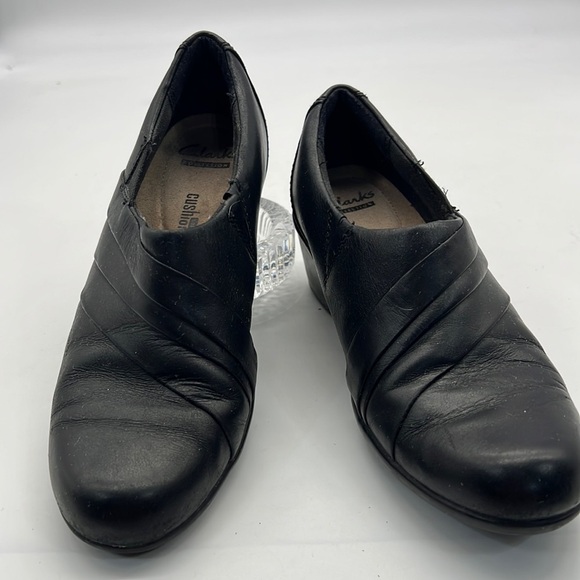 Clarks Black Leather Slip on Shoes with 2 inch Wedge Style Heel size 6.5 - Picture 2 of 11